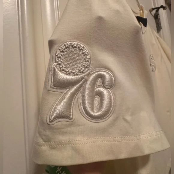 Philadelphia 76ers Pro Standard Luxe Cream Boxy Crop Top NWT - Picture 5 of 10